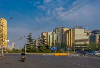 福建梅洛红酒图片